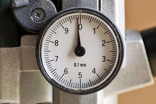 Handöverfräs med tydlig djupskala Handöverfräs med tydlig djupskala